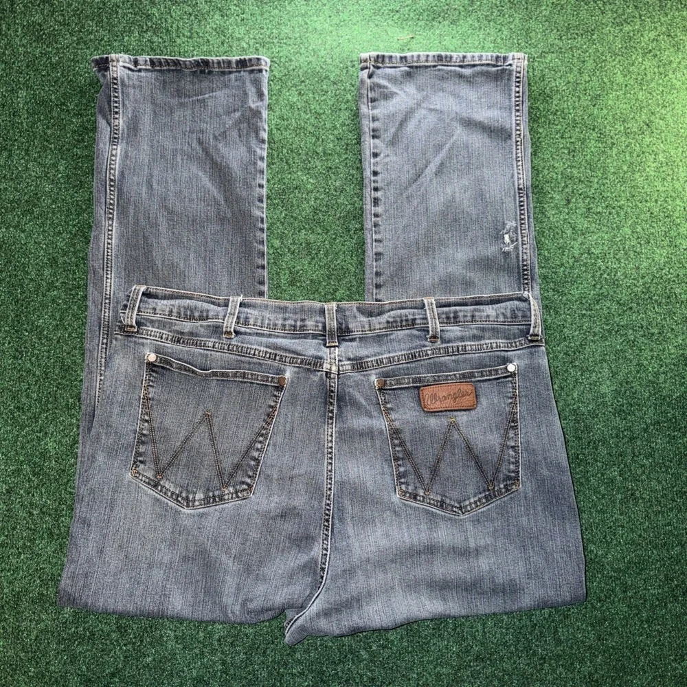 Wrangler Retro Relaxed Boot Jeans Men's 42x32 Blue Jeans